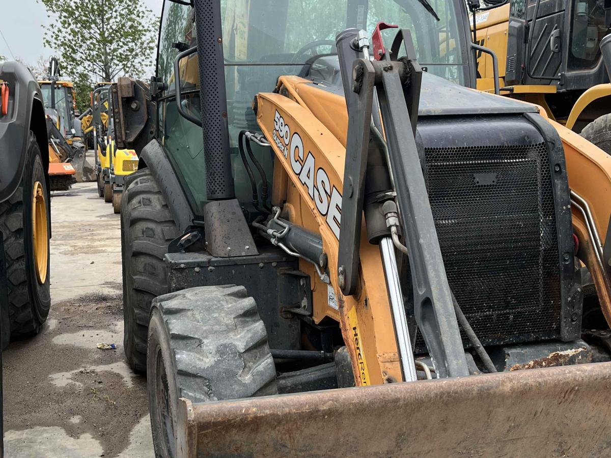 2019 Case 590SN