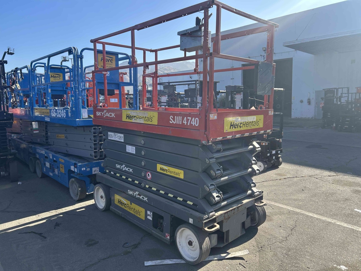 2017 Skyjack SJ4740-3
