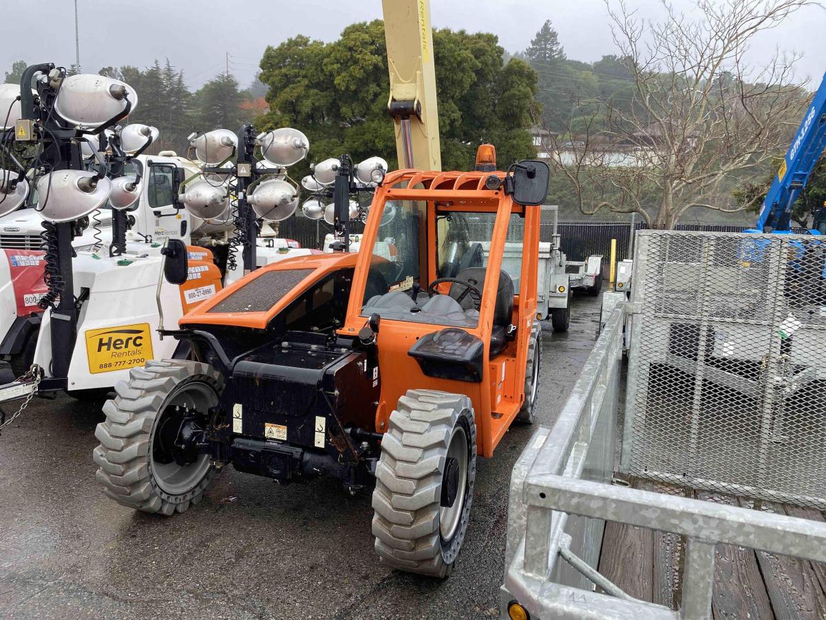 2017 JLG G5-18A