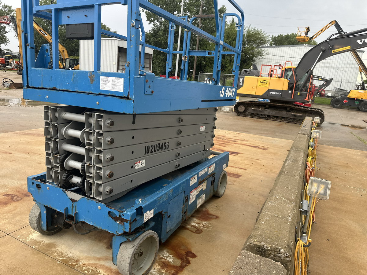 2017 Genie GS-4047-2