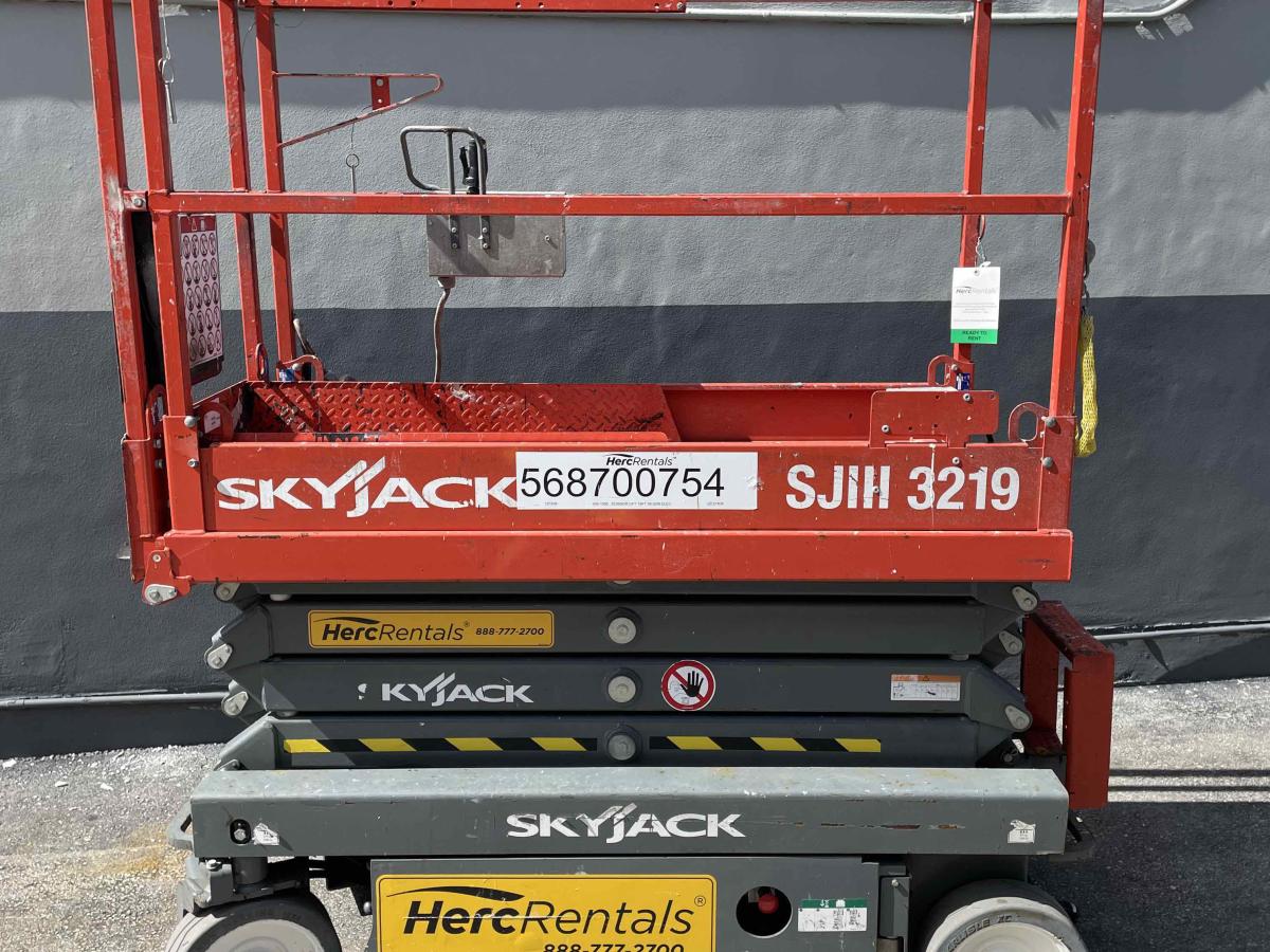 2017 Skyjack SJ3219