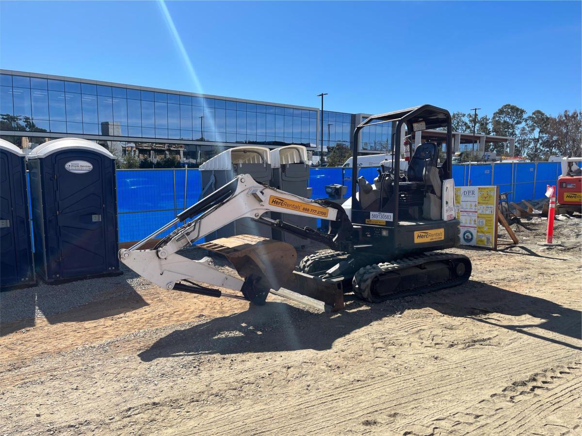 2016 Bobcat E32