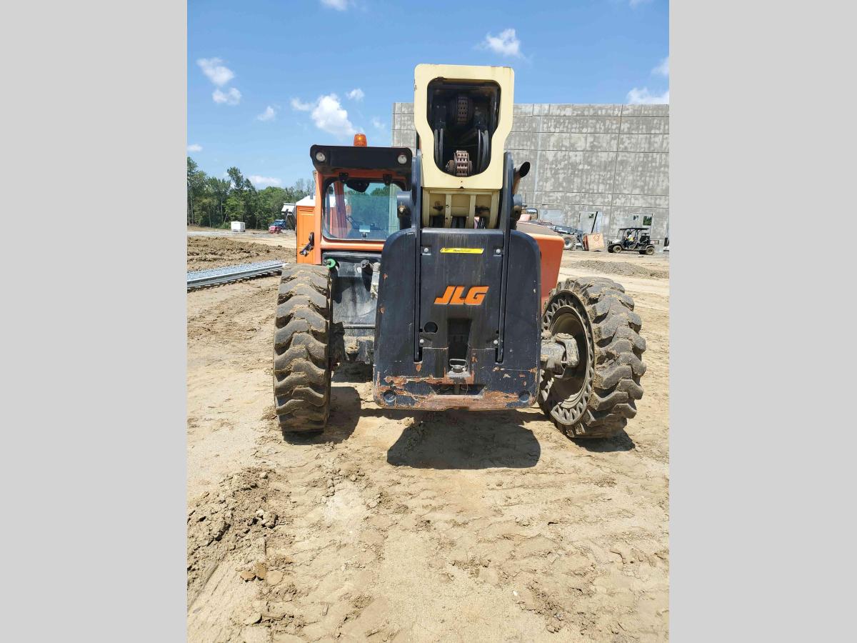 2017 JLG 1255
