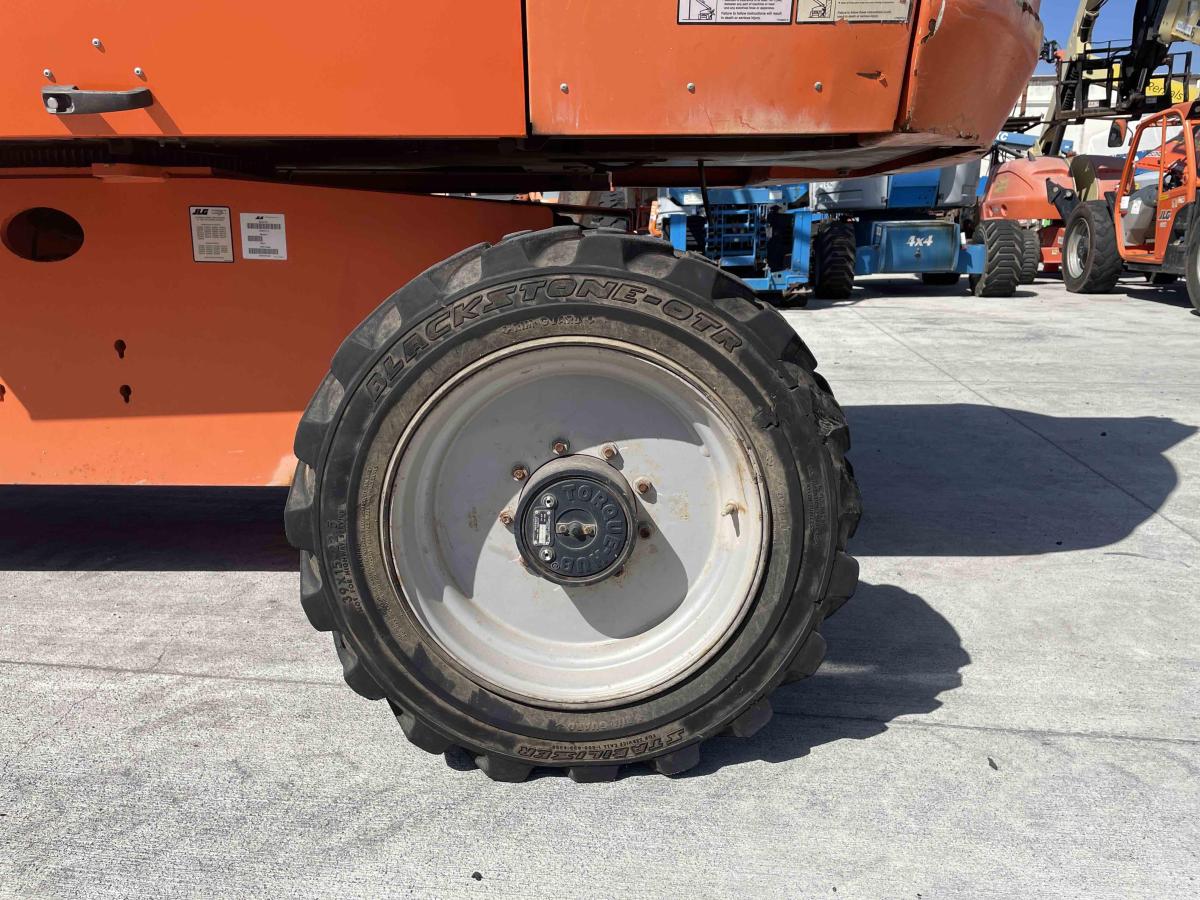 2017 JLG 660SJ-9