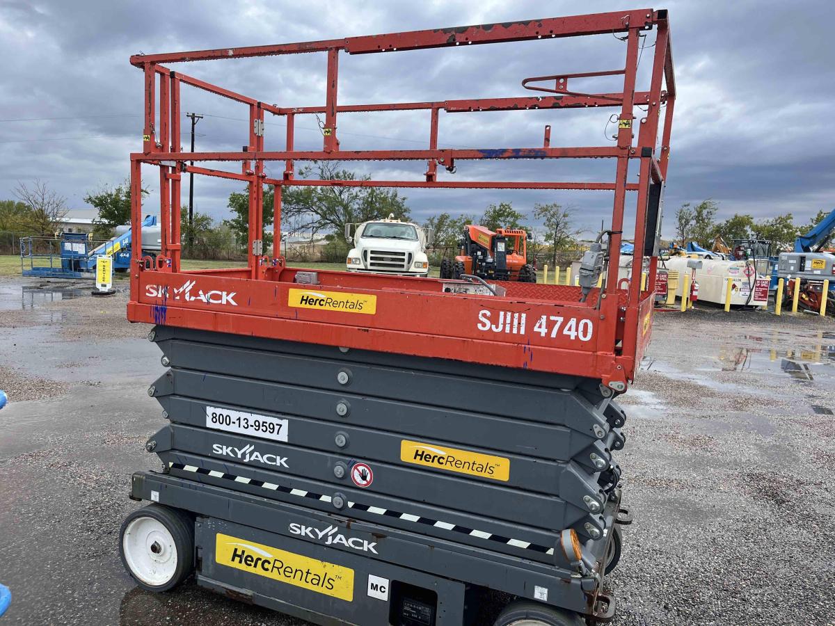 2017 Skyjack SJ4740