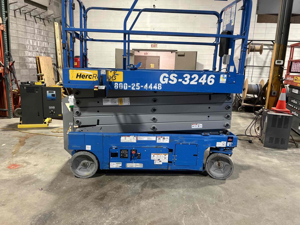 2019 Genie GS-3246