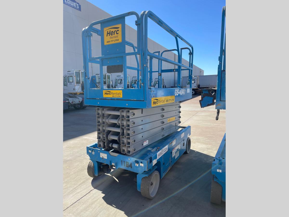 2018 Genie GS-4047