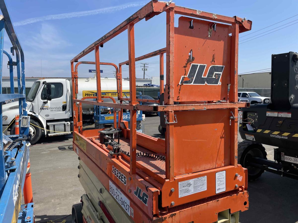 2018 JLG 2632ES