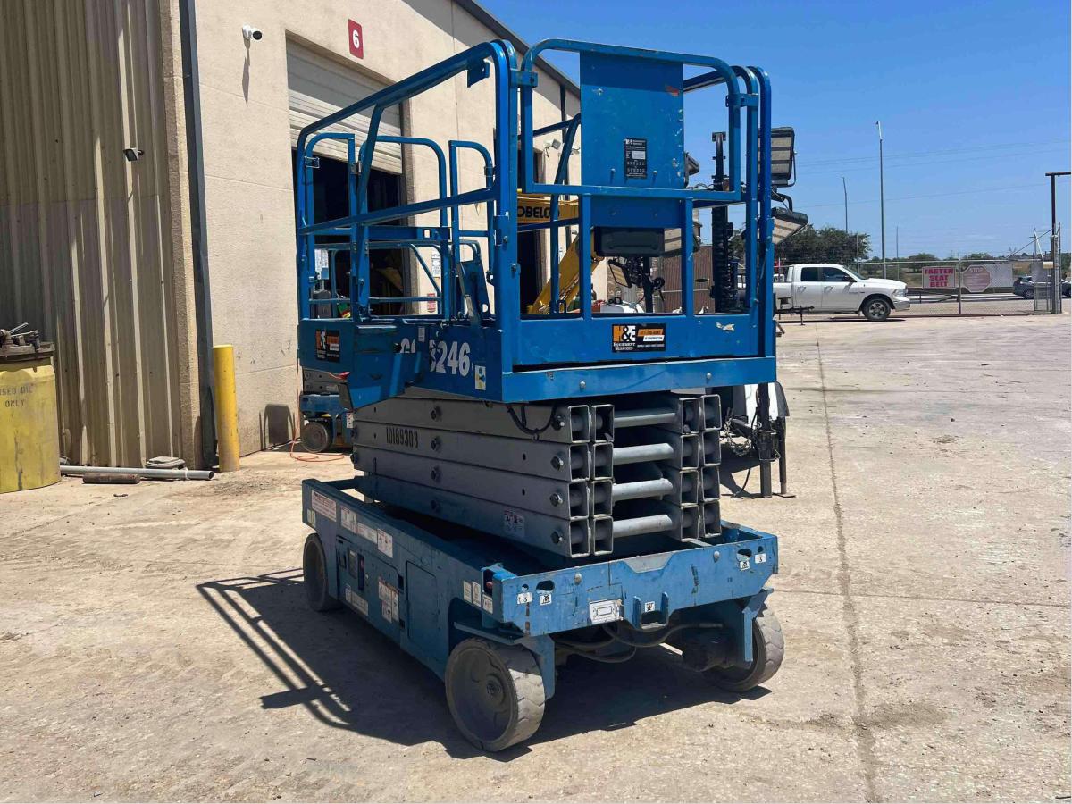 2016 Genie GS-3246