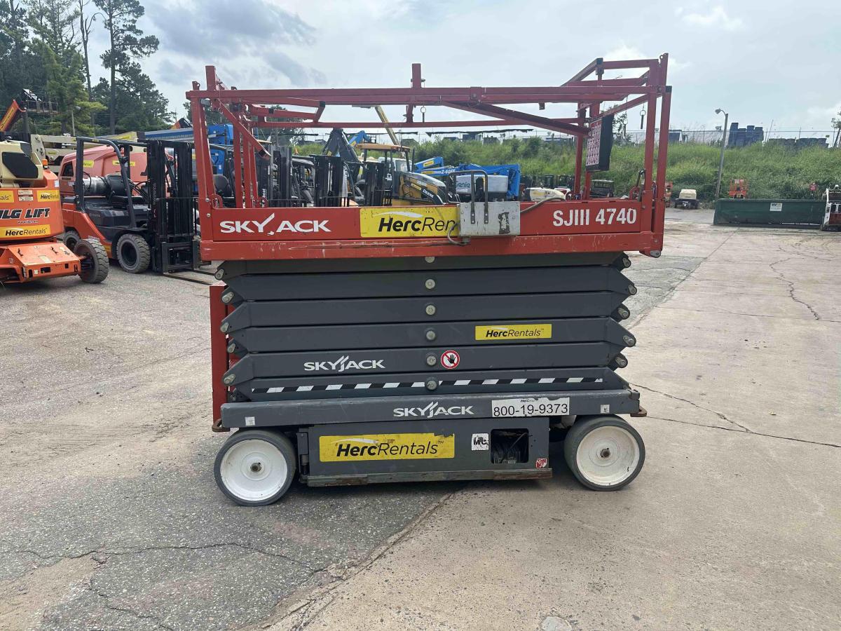 2018 Skyjack SJ4740-4
