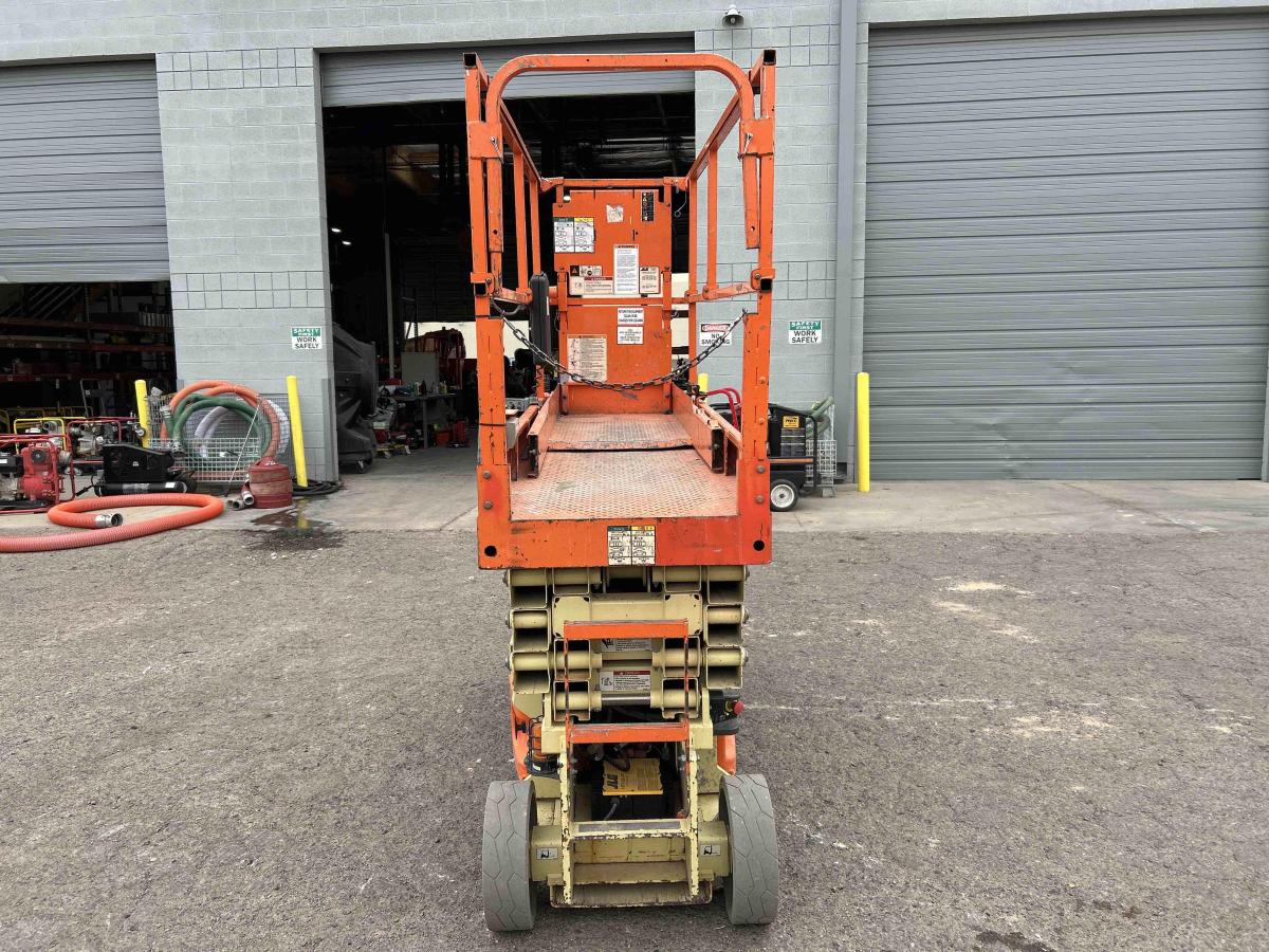 2017 JLG 2632ES
