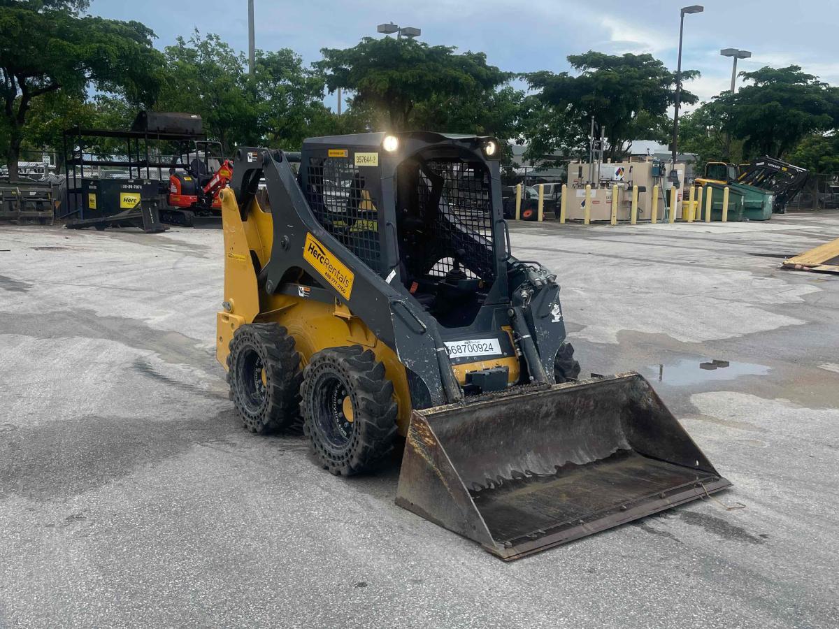 2019 John Deere 318G