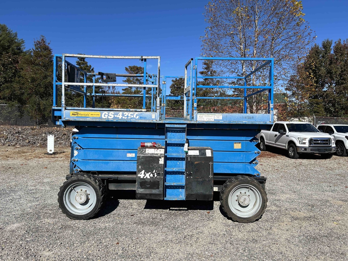 2014 Genie GS-4390 RT-1