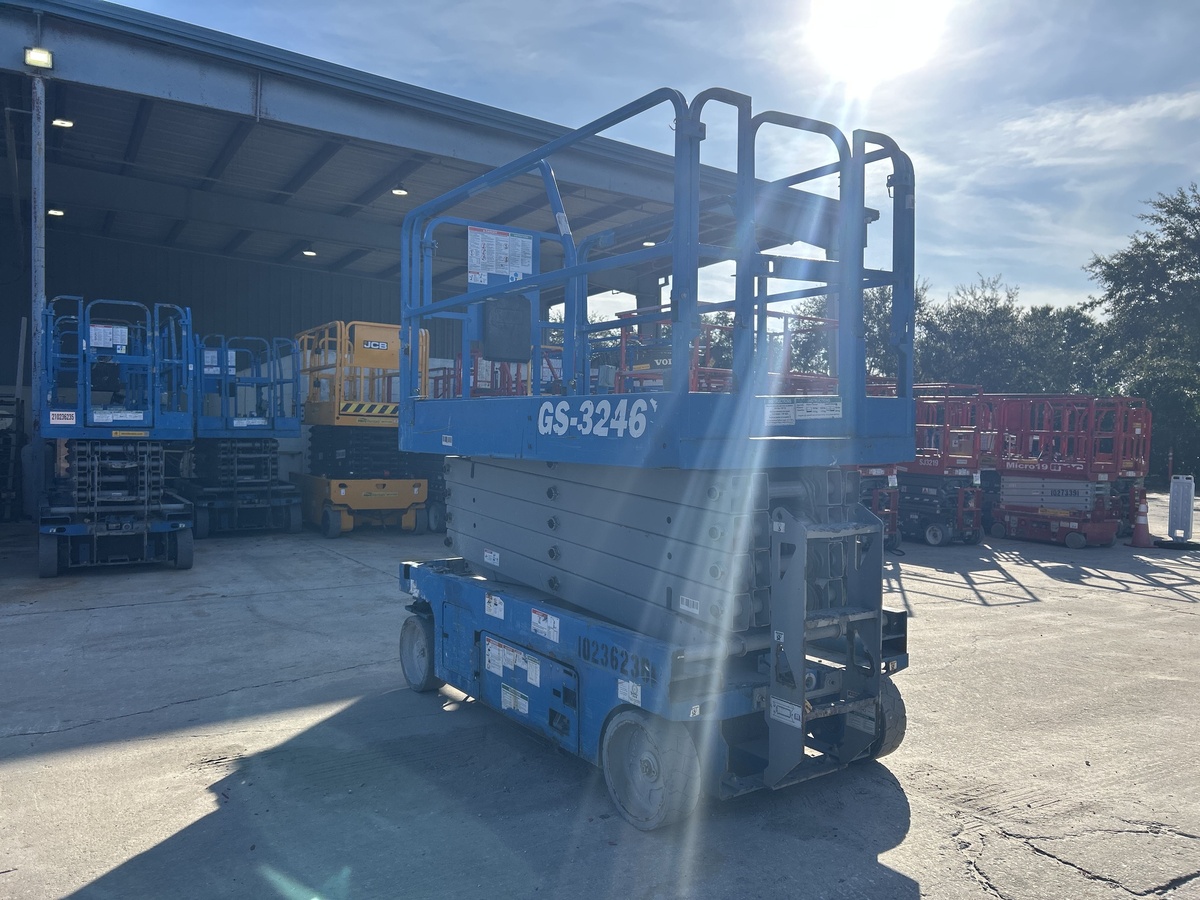 2018 Genie GS-3246-4