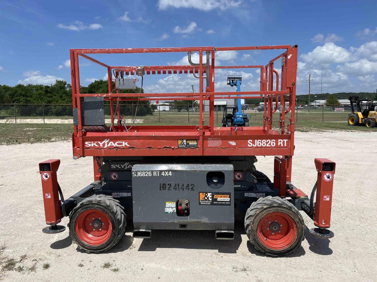 2018 Skyjack SJ-6826RT