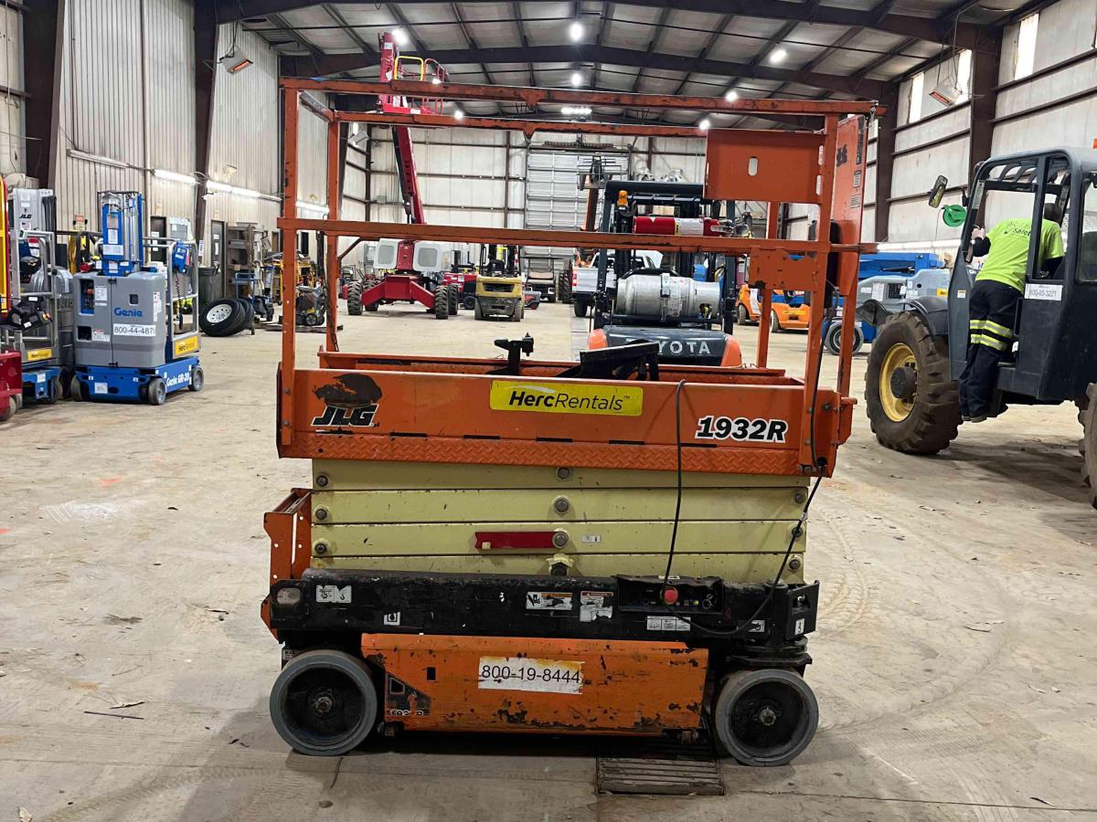 2018 JLG 1932R