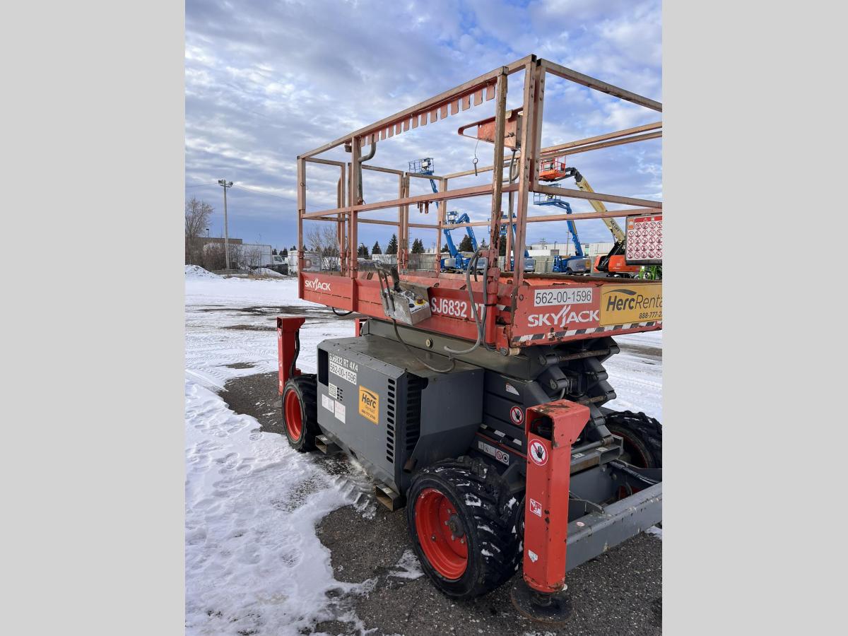 2018 Skyjack SJ-6832RT