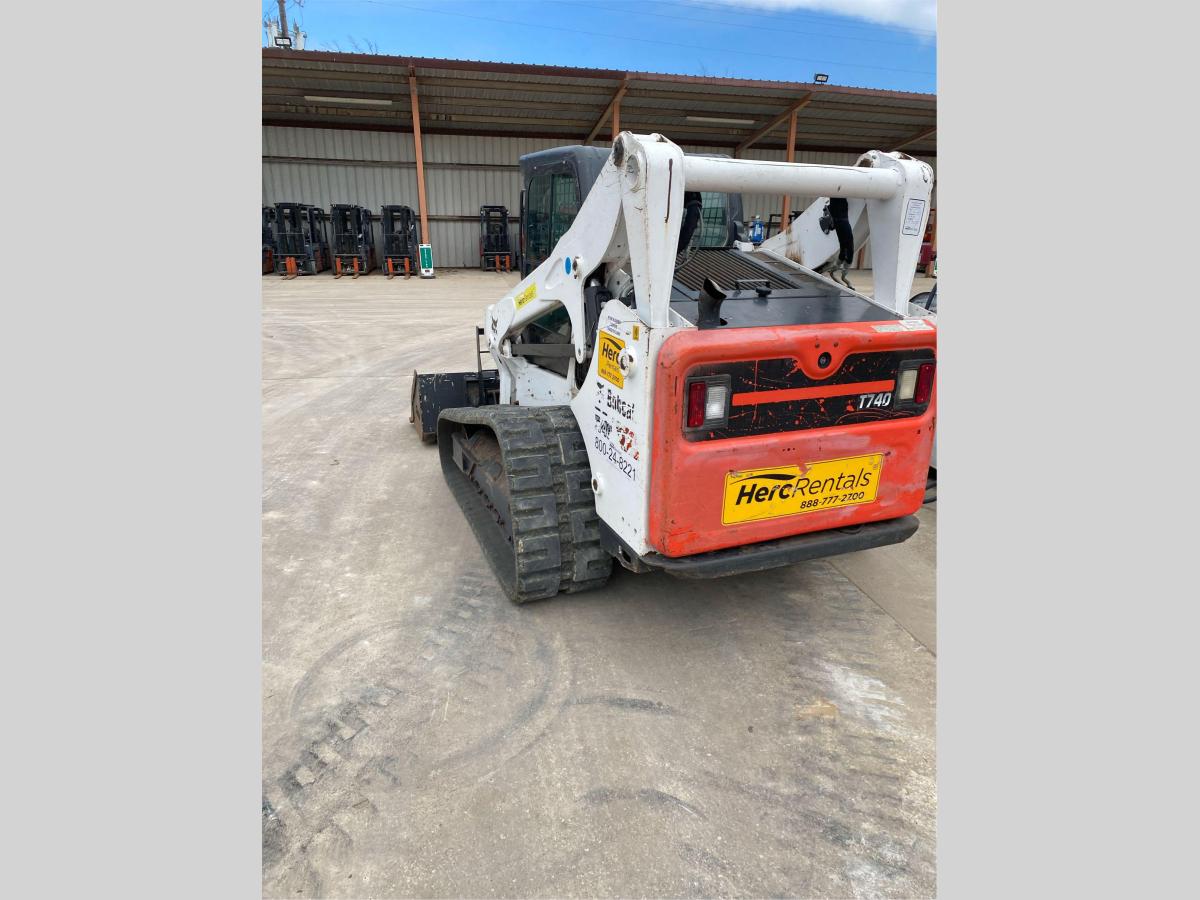 2019 Bobcat T740