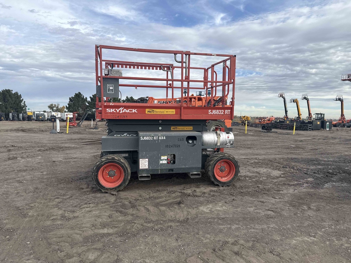 2018 Skyjack SJ-6832RT