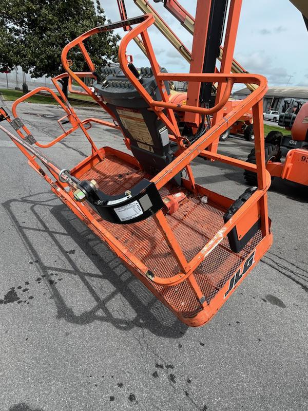 2008 JLG 800AJ