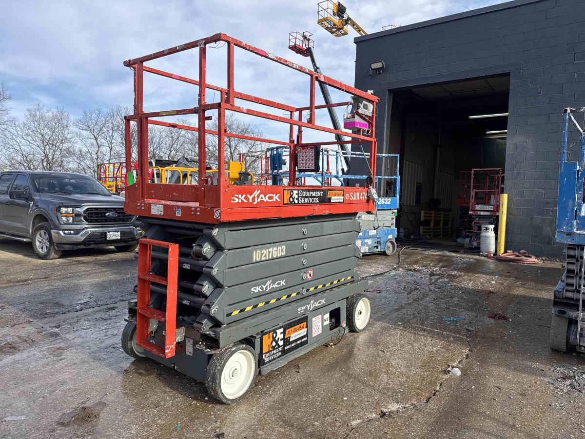 2017 Skyjack SJ4740