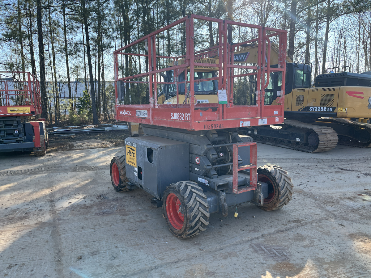 2018 Skyjack SJ-6832RT-9