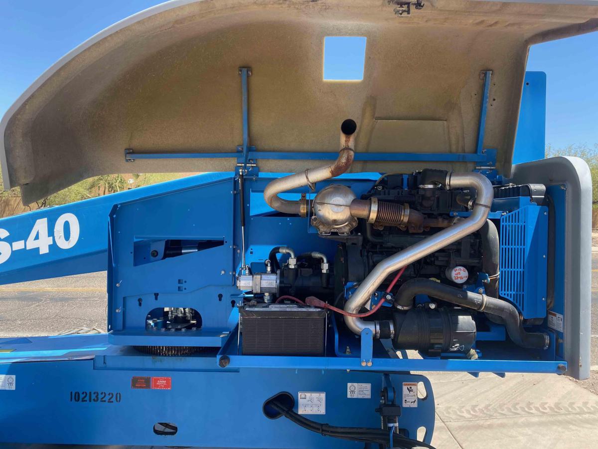 2017 Genie S-40