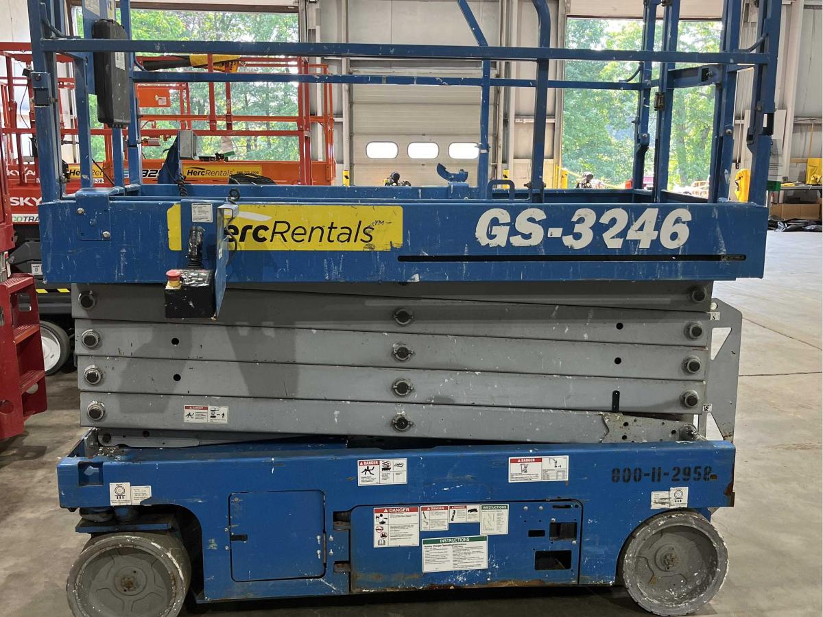 2016 Genie GS-3246-2