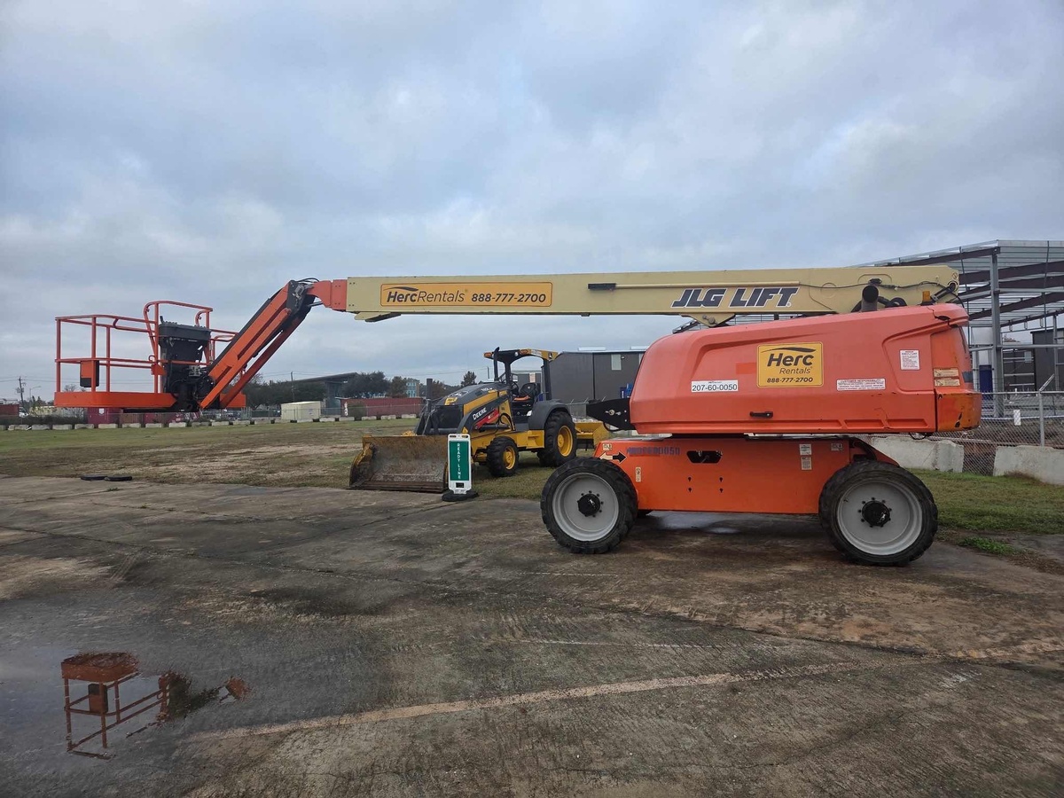 2018 JLG 660SJ