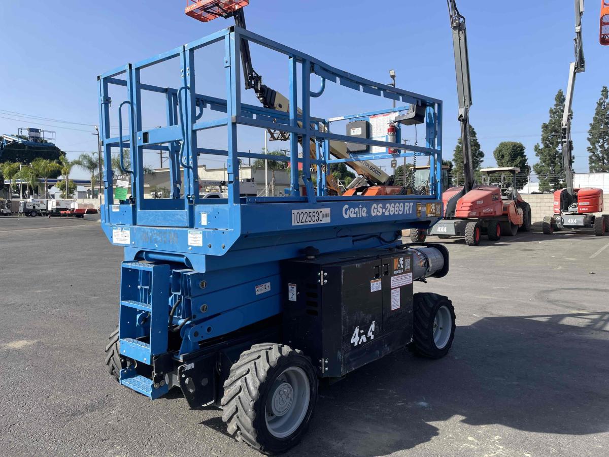 2017 Genie GS-2669 RT