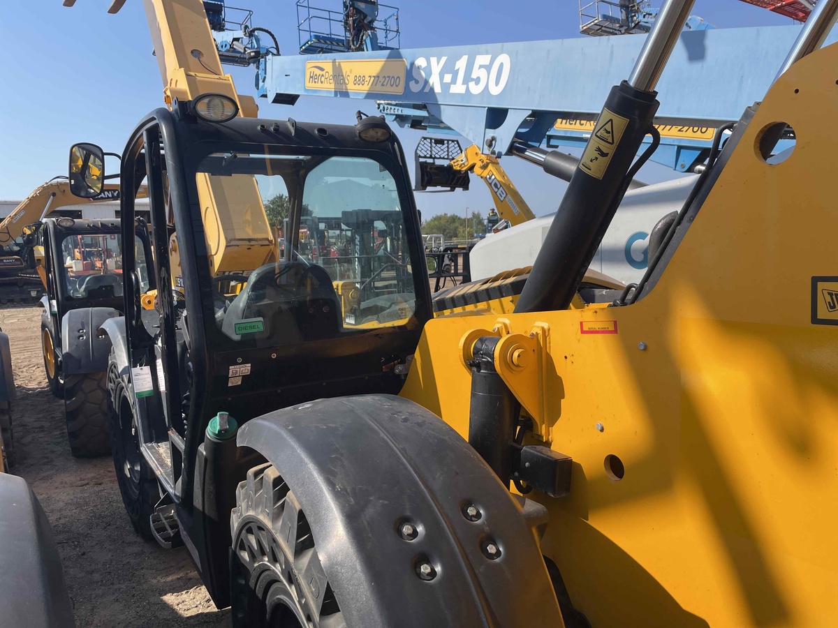 2022 JCB 507-42-4