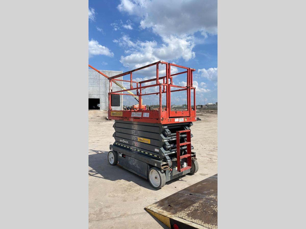 2016 Skyjack SJ4740