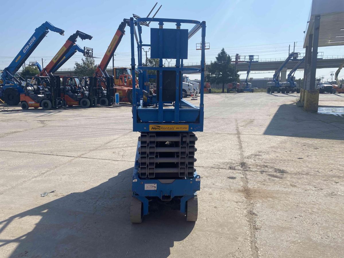 2017 Genie GS-3232
