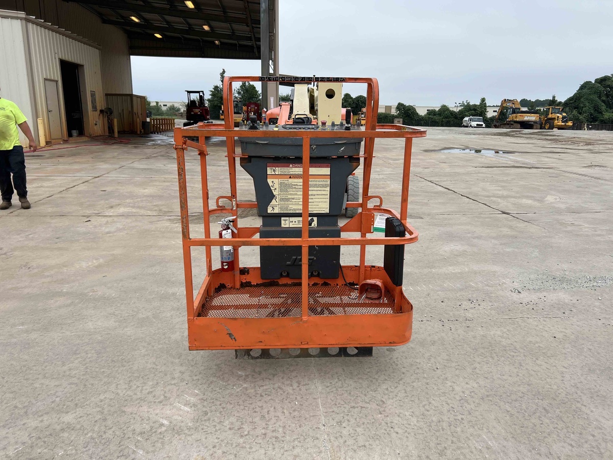 2016 JLG E400AJPN-7