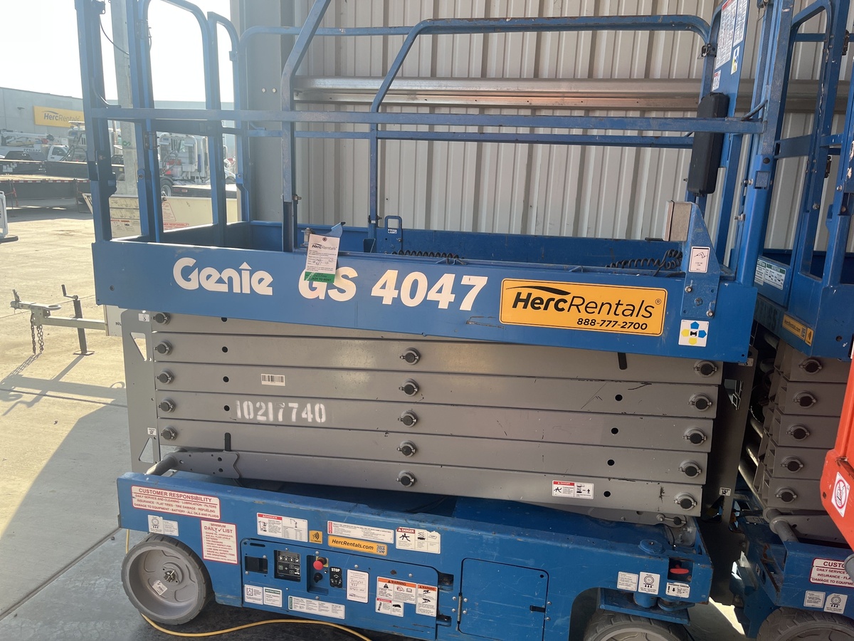 2017 Genie GS-4047