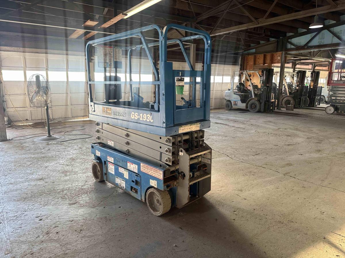 2018 Genie GS-1930