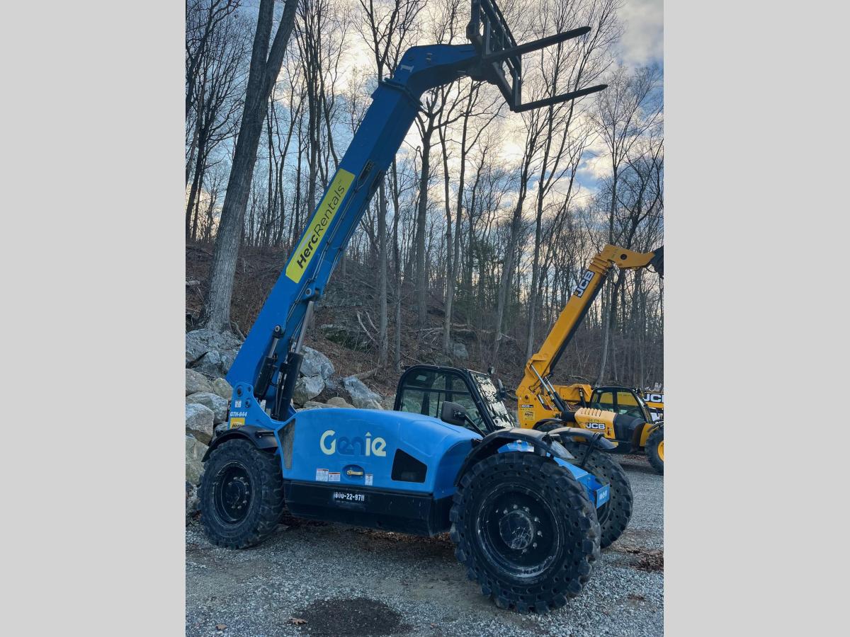 2018 Genie GTH 844
