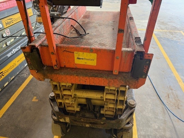 2017 JLG 1932R-2