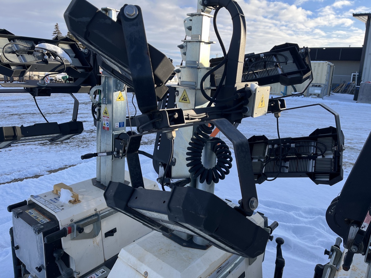 2018 Magnum PLT240-5