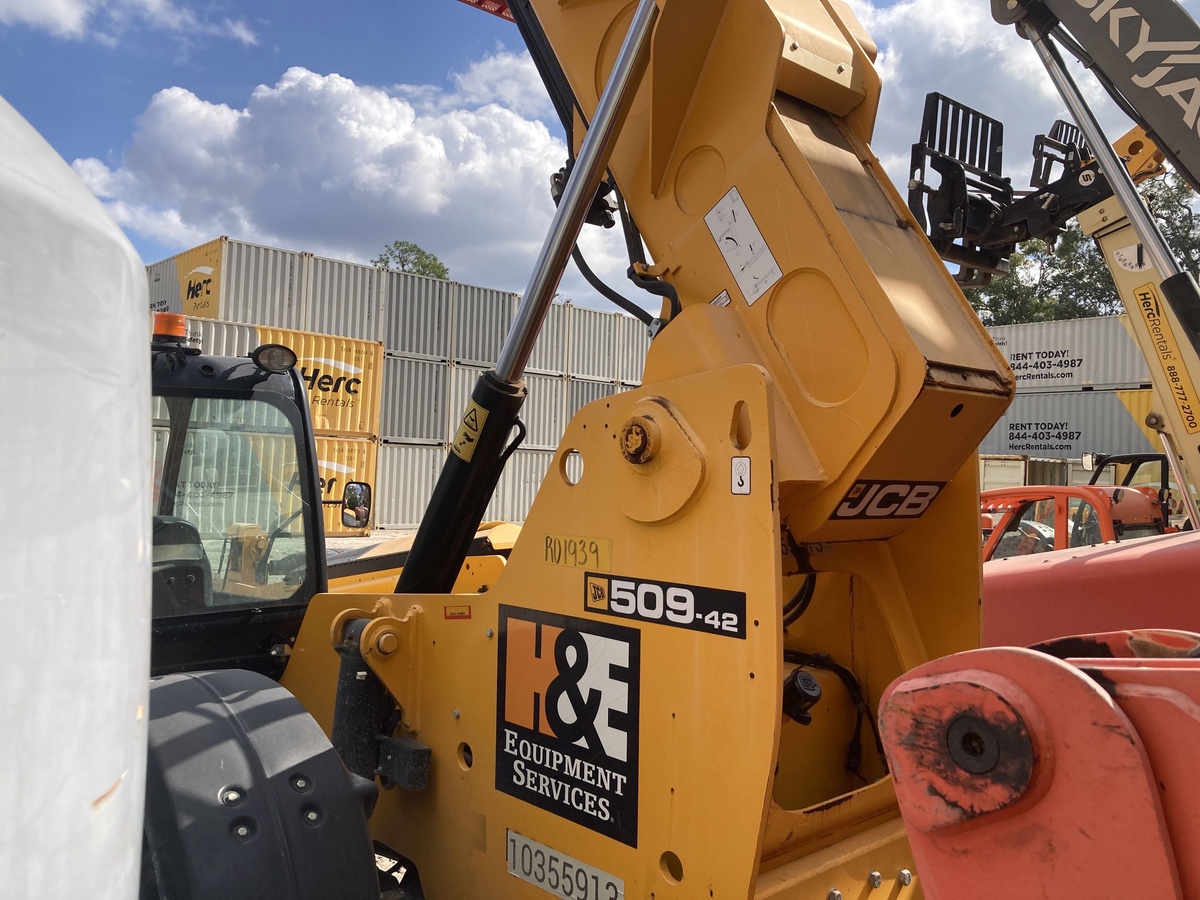 2022 JCB 509-42-4