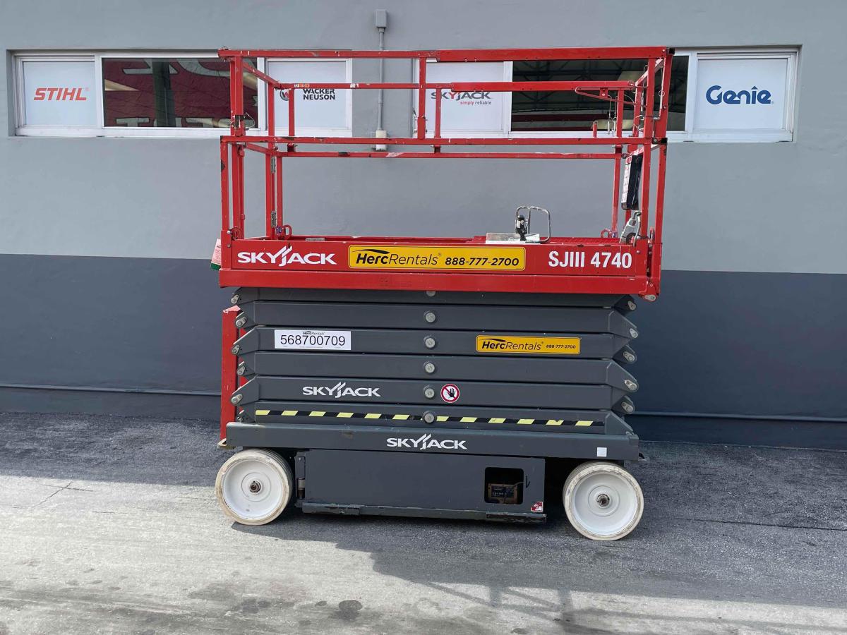 2016 Skyjack SJ4740