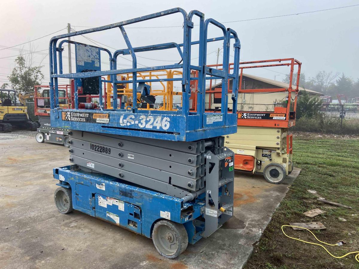 2017 Genie GS-3246