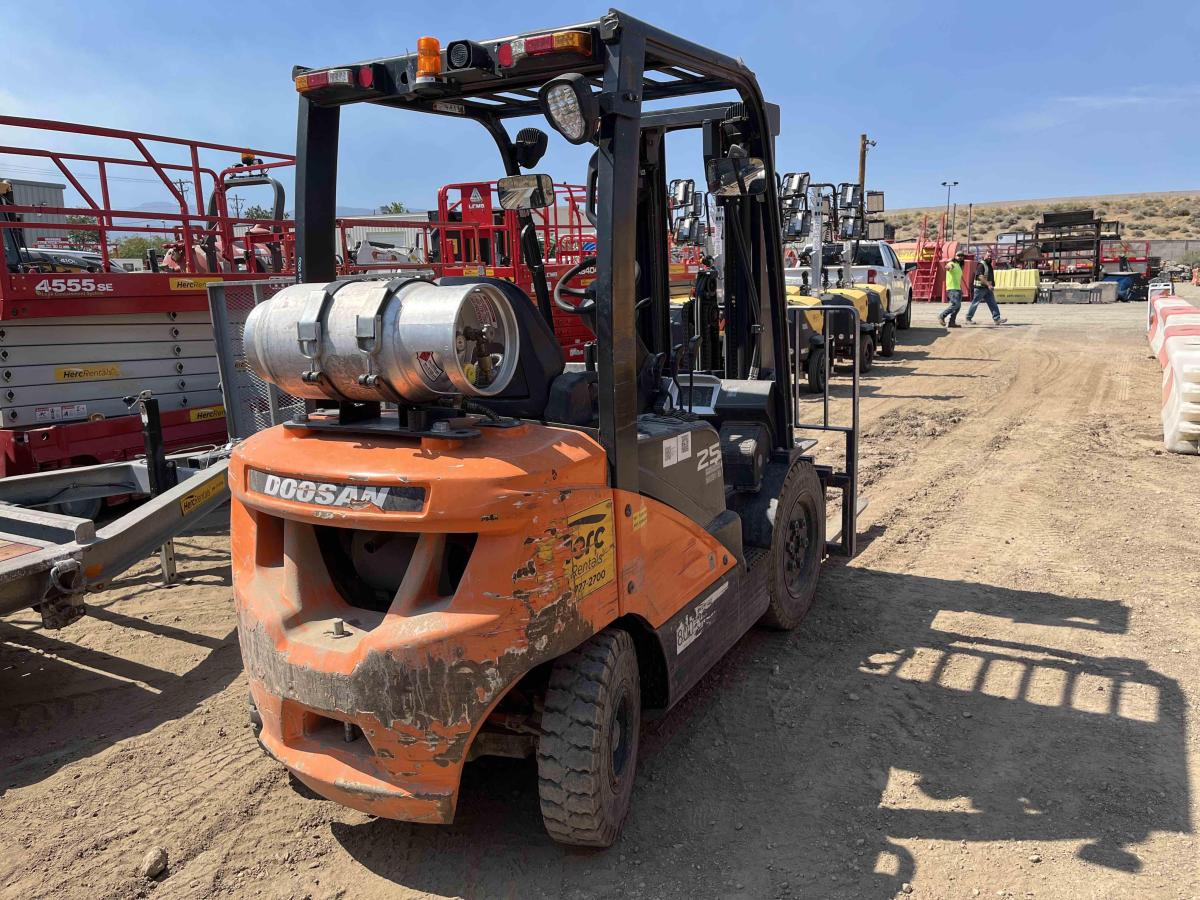 2022 Doosan G25E