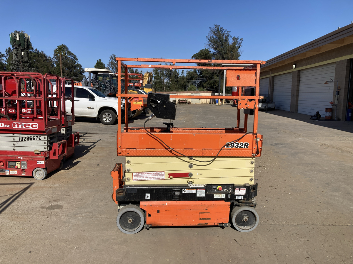 2020 JLG 1932R