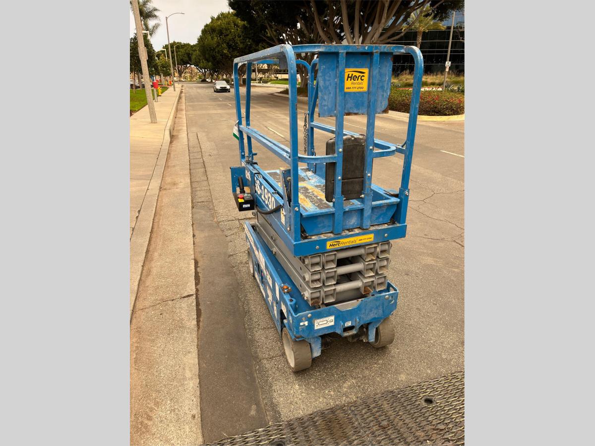 2018 Genie GS-1930