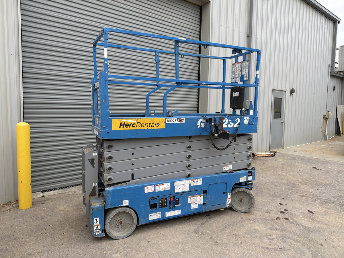 2019 Genie GS-3232
