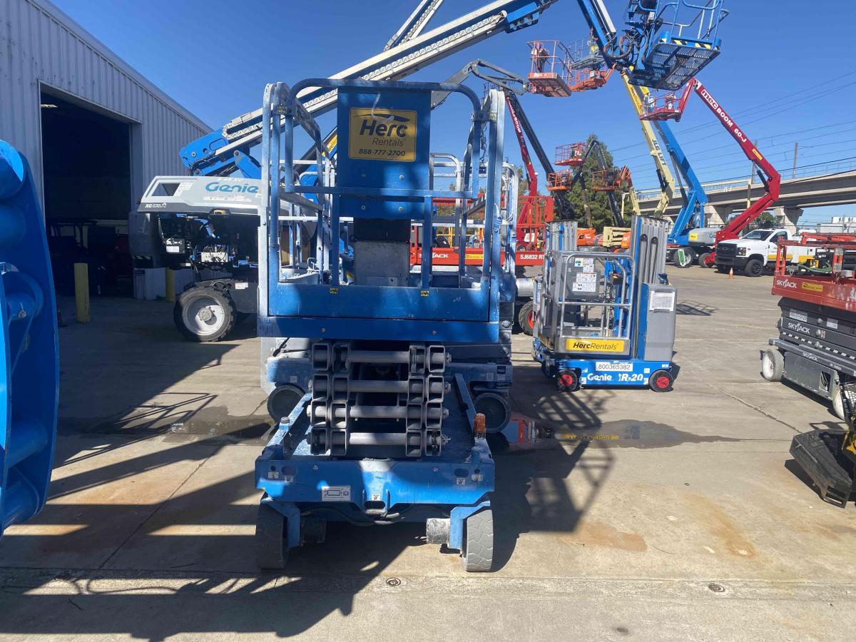 2015 Genie GS-3246