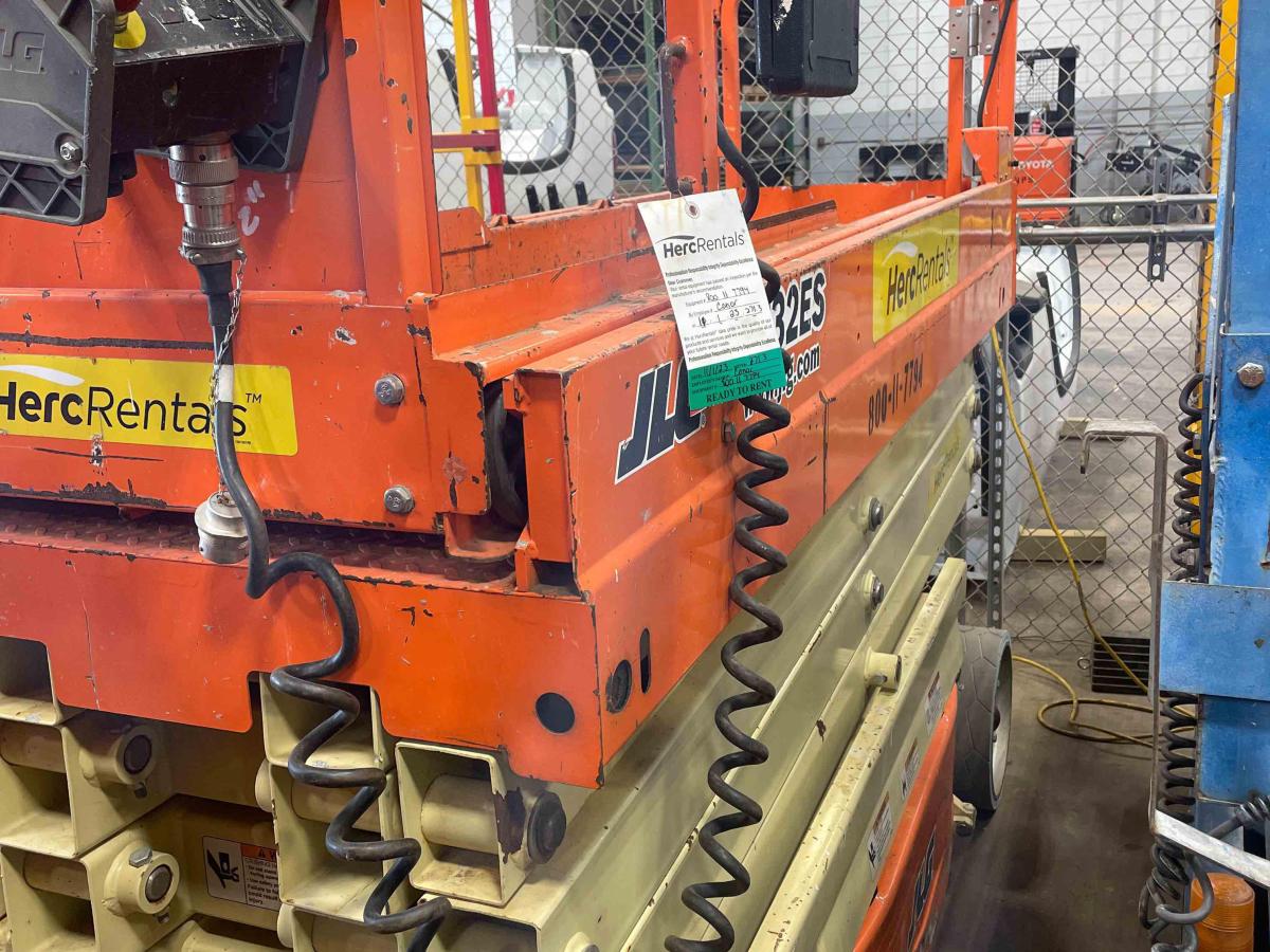 2016 JLG 2632ES