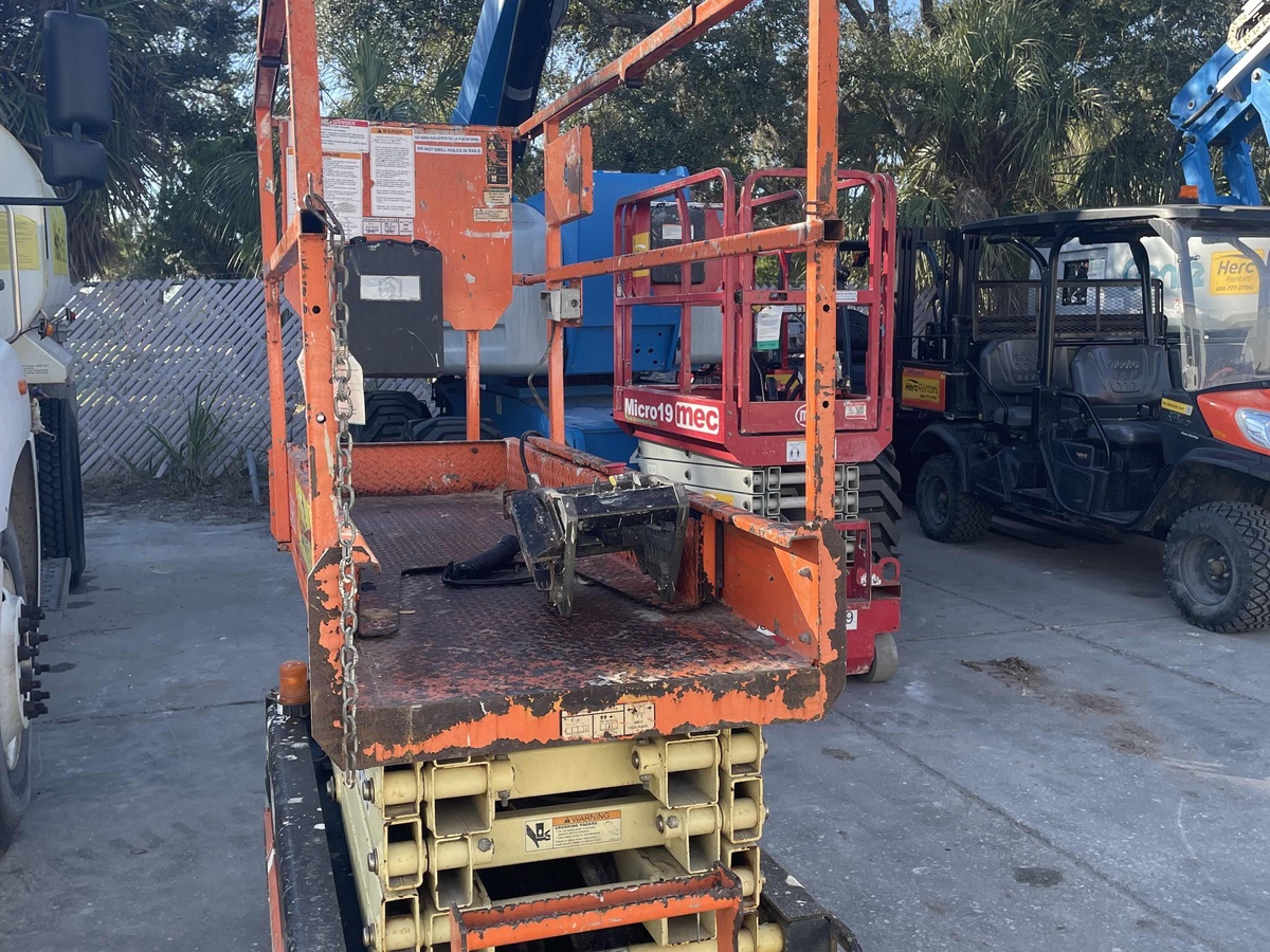 2018 JLG 1932R-4