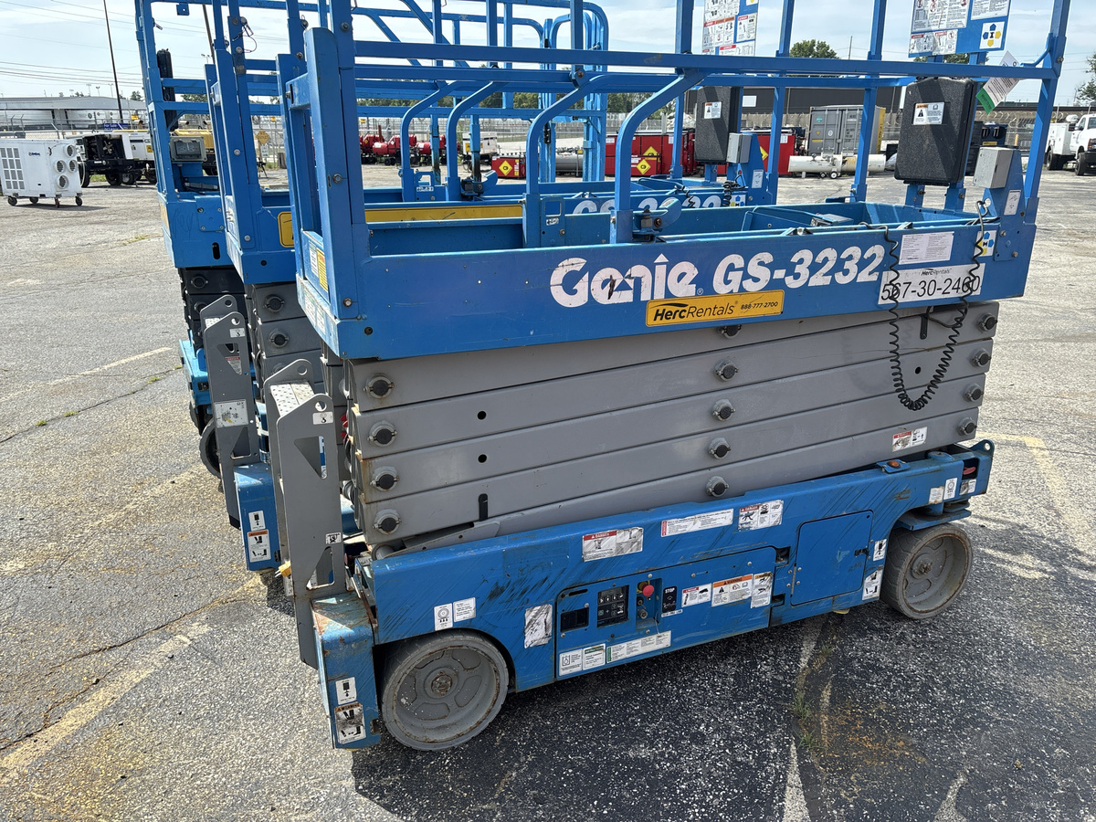 2019 Genie GS-3232